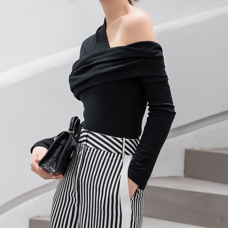 TWOTWINSTYLE Sexy Off Shoulder Asymmetric Women's T-shirts Tops Female Slim Long Sleeve Fashion Black Tshirt Autumn 2018